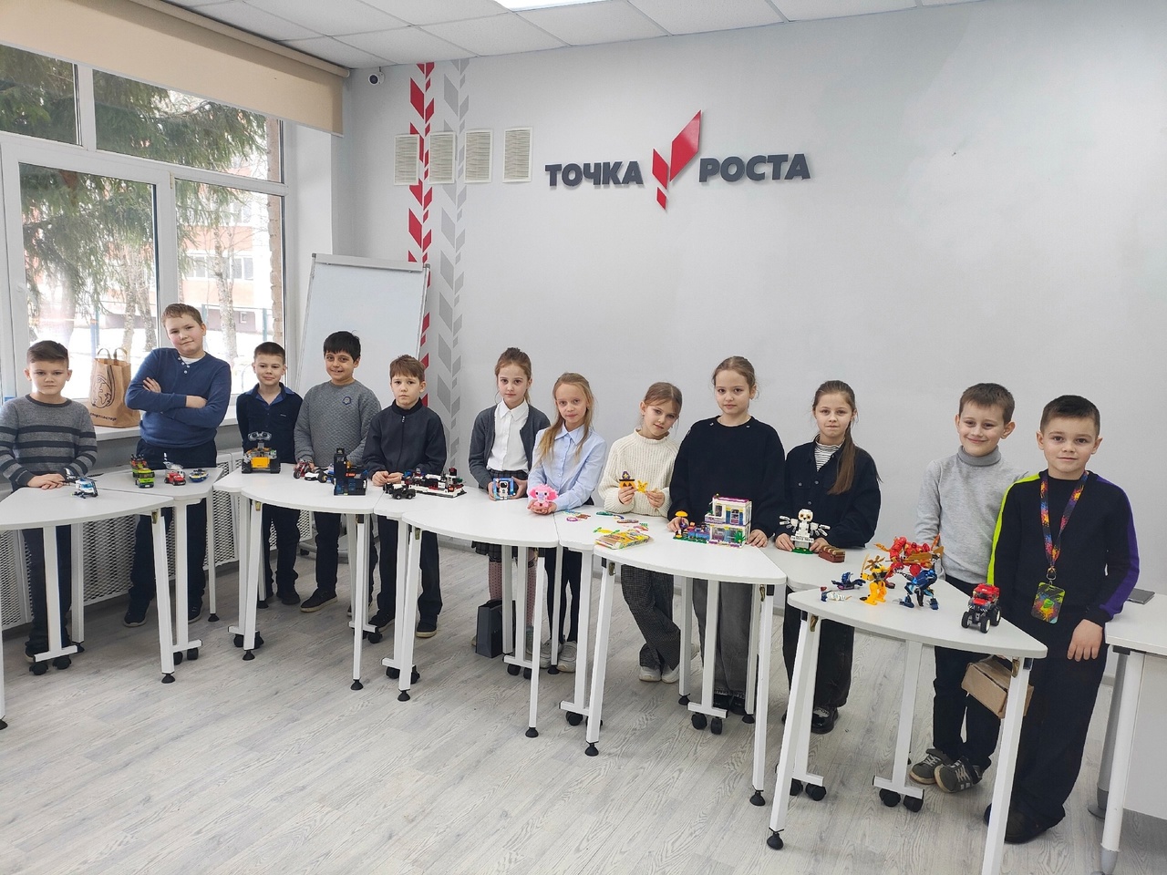 Выставка поделок из ЛЕГО Выставка поделок из ЛЕГО.