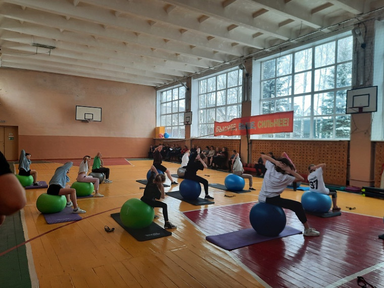 Мастер-классы «Фитнес для детей» и «Оранжевый мяч»..